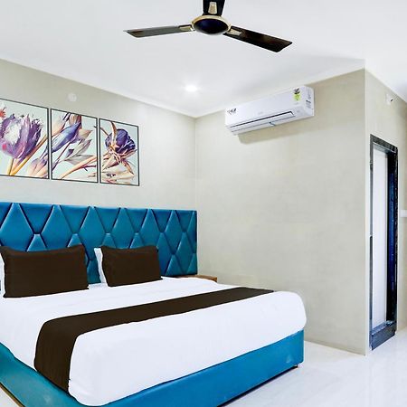 Khammam Hotel O Pr Grand מראה חיצוני תמונה