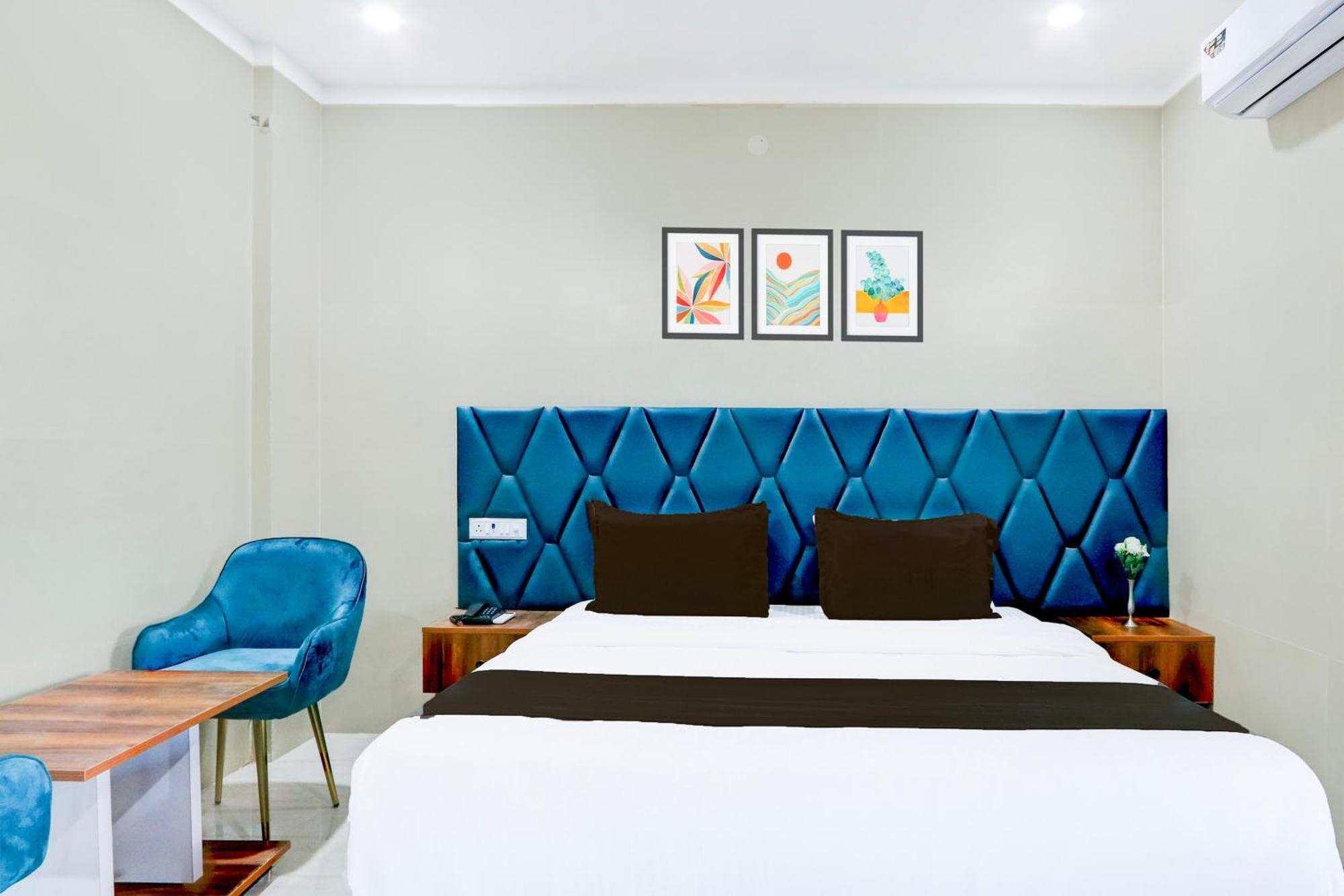 Khammam Hotel O Pr Grand מראה חיצוני תמונה