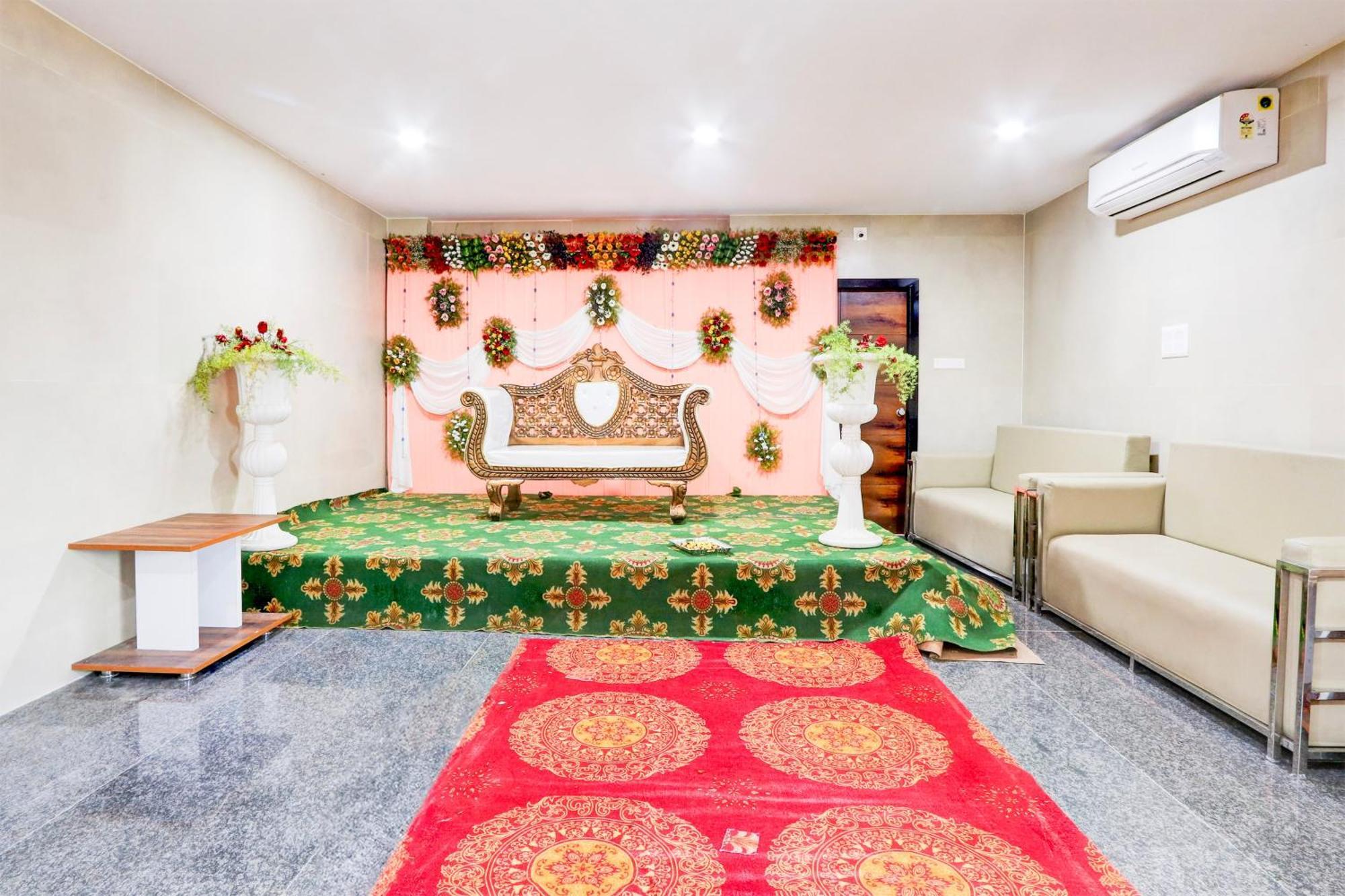 Khammam Hotel O Pr Grand מראה חיצוני תמונה