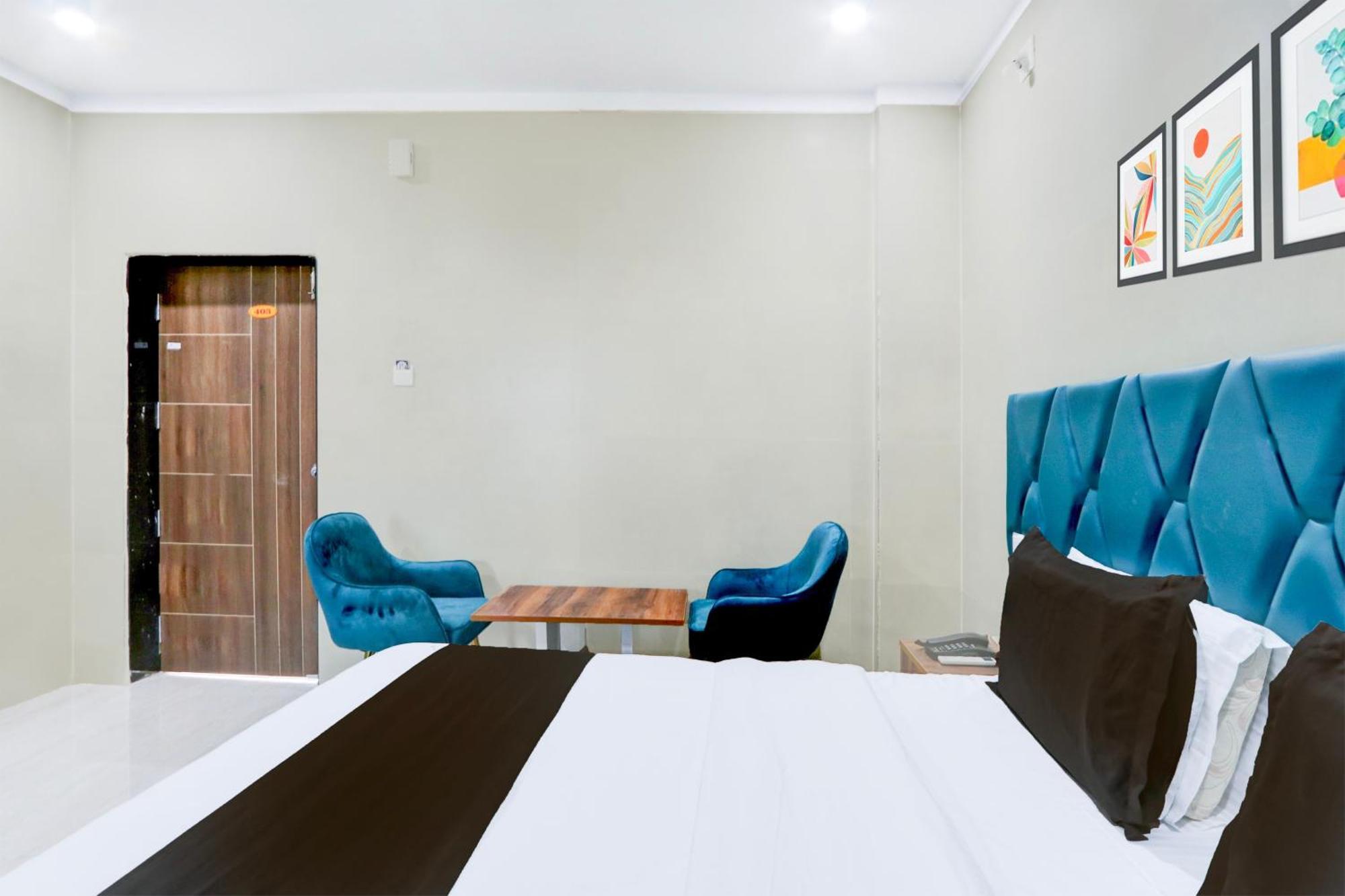 Khammam Hotel O Pr Grand מראה חיצוני תמונה