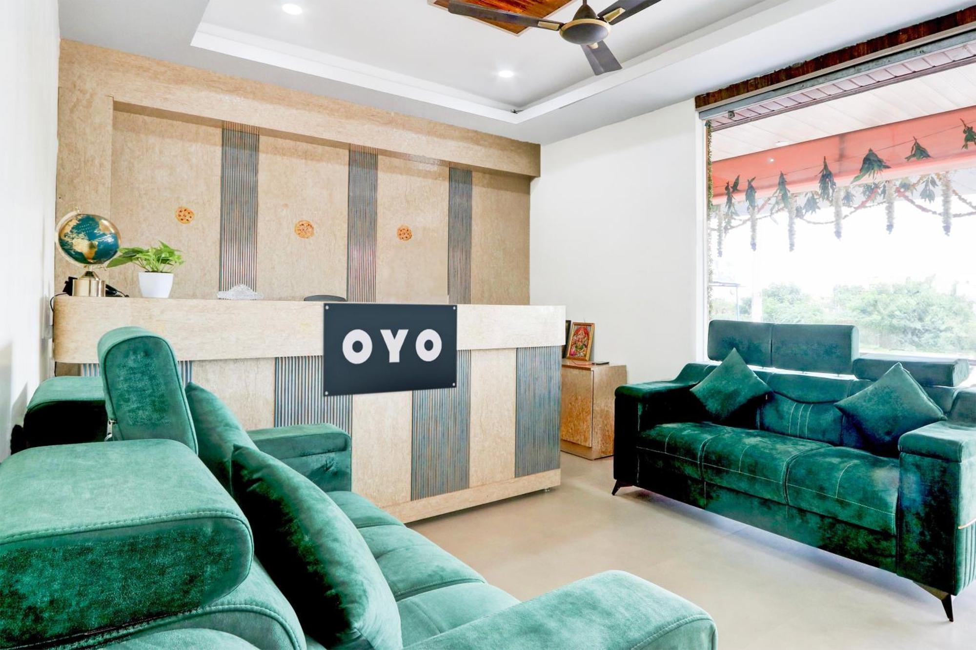 Khammam Hotel O Pr Grand מראה חיצוני תמונה