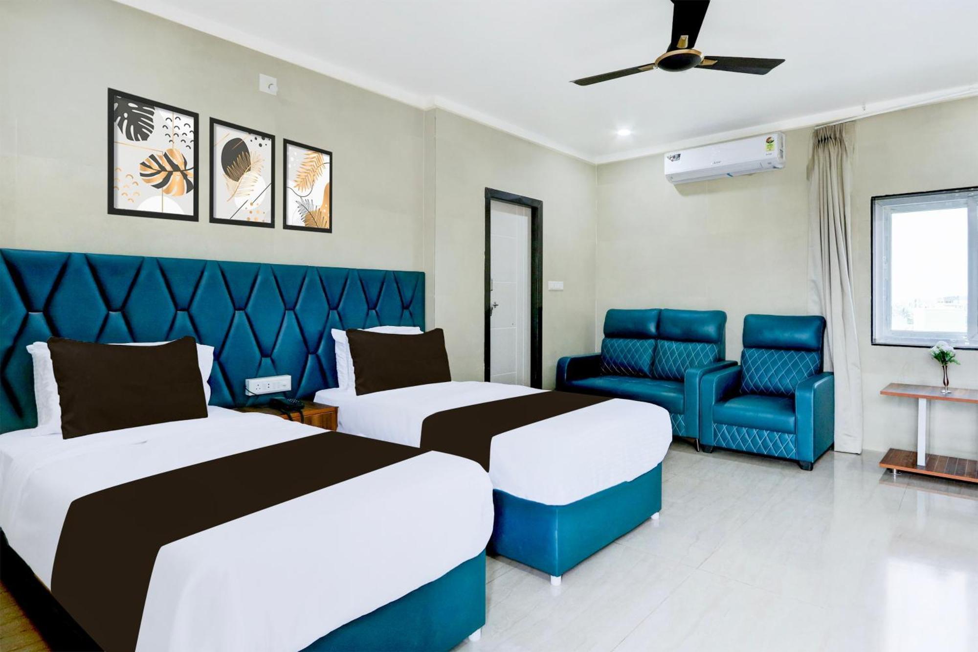 Khammam Hotel O Pr Grand מראה חיצוני תמונה