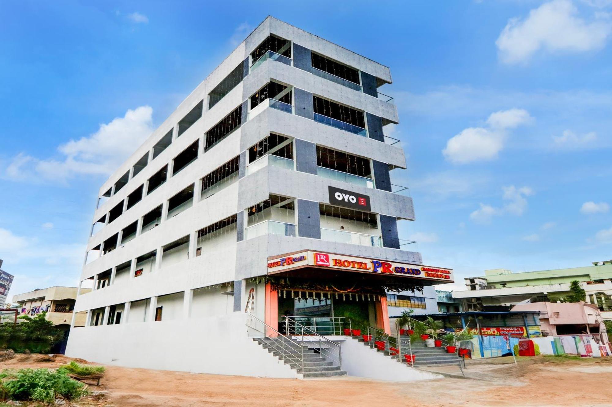 Khammam Hotel O Pr Grand מראה חיצוני תמונה